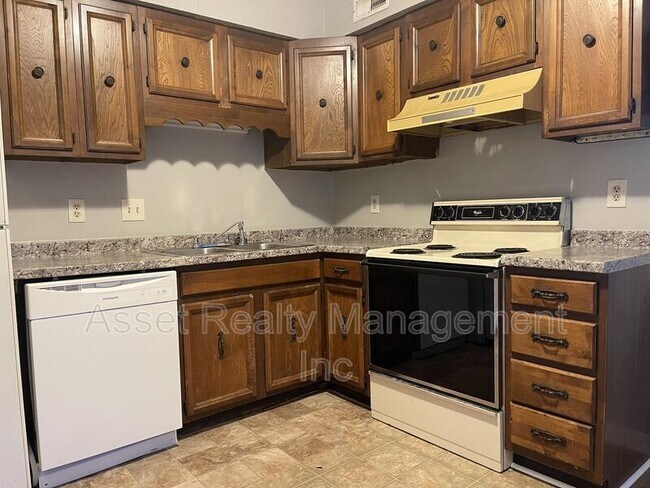 Building Photo - 5017 Inskip Rd