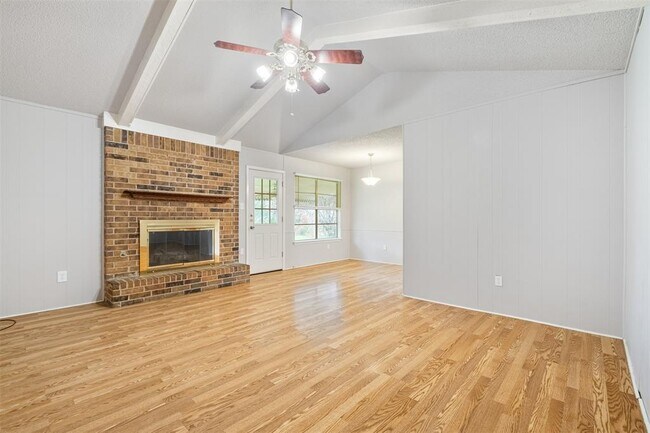 Building Photo - 5404 Salem Hill Dr