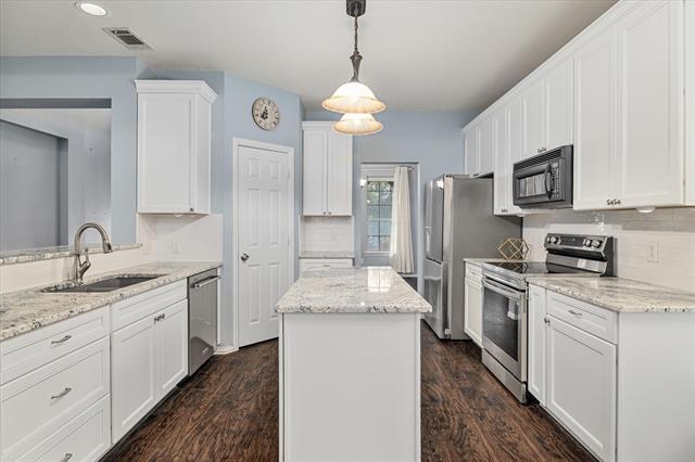 Building Photo - 931 W Cedar St