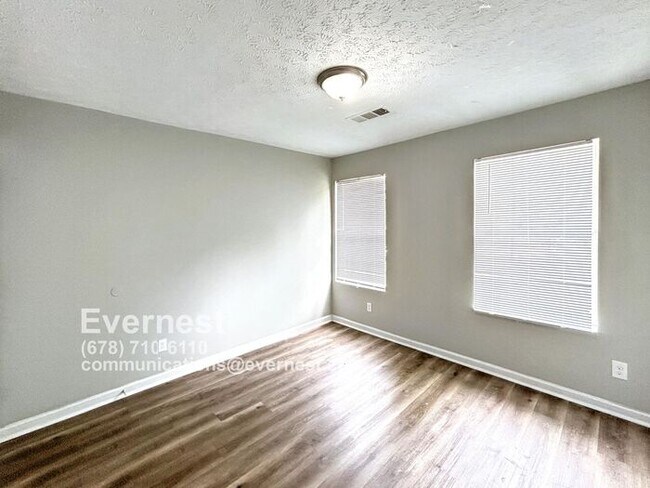 Building Photo - 3-Bedroom, 2-Bath Home with Serene Natural...