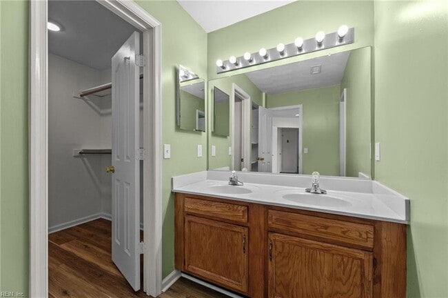 Building Photo - 148 Graystone Trce