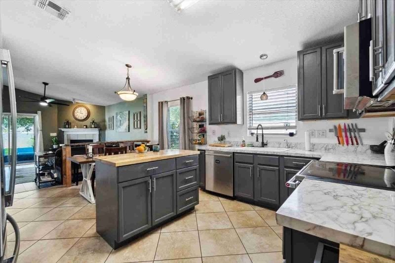 Building Photo - 24 Riviera Estates Ct