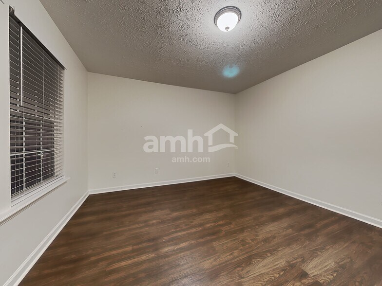 Building Photo - 643 Daniel Ct