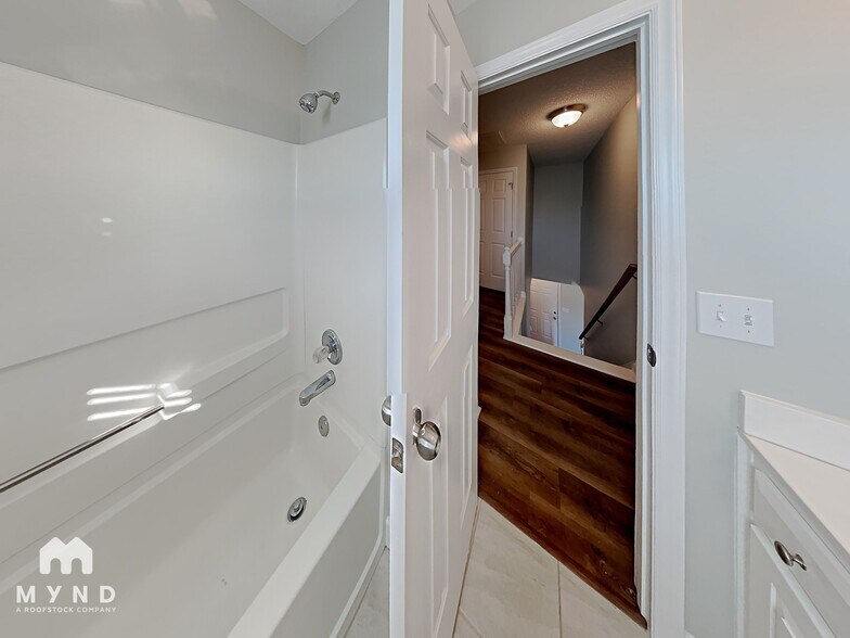 Building Photo - 1021 Brack Pl