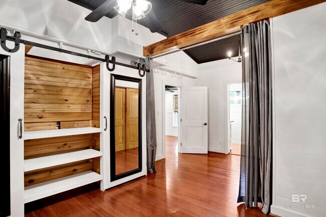 Building Photo - 18870 Highland Dr