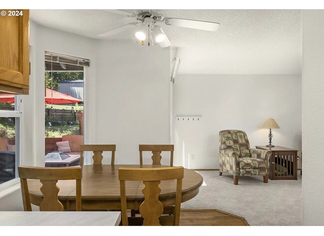 Building Photo - Stunning 4 Bedroom Home in Bethany!