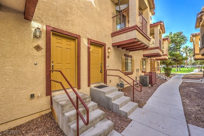 Building Photo - 5950 Barbosa Dr