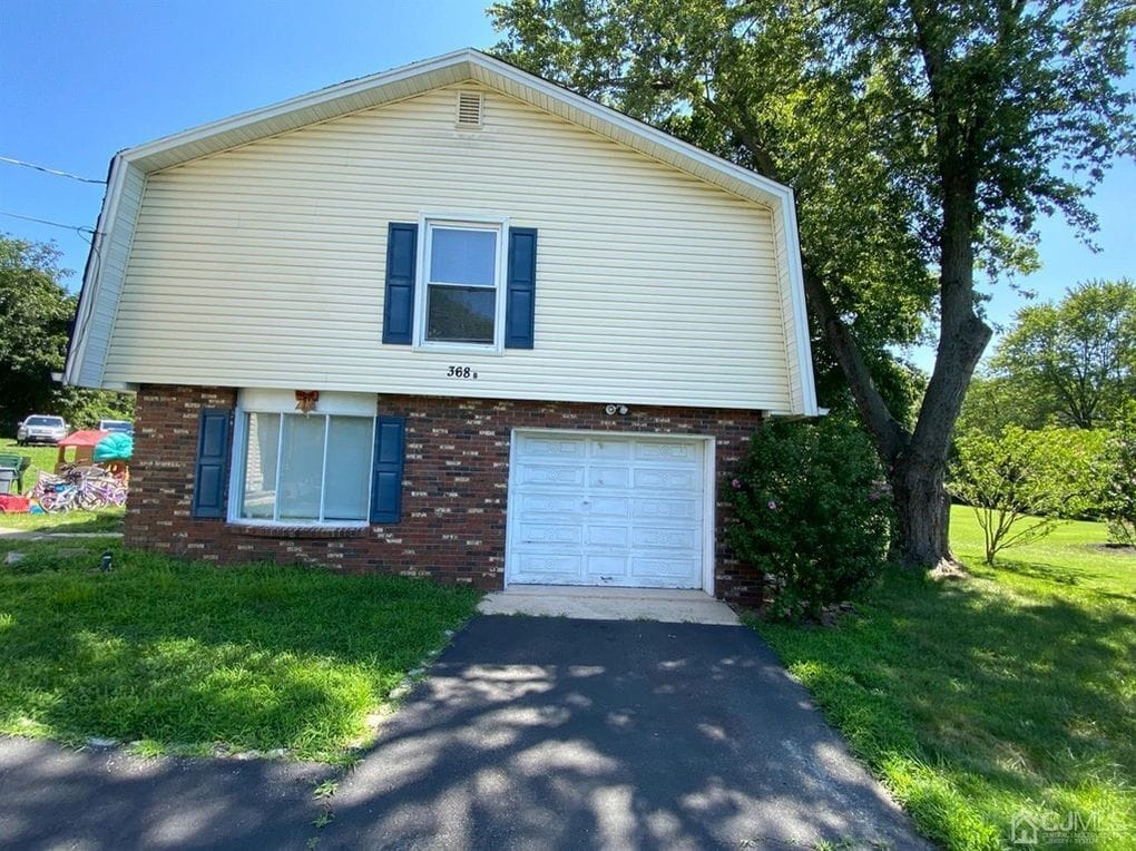 Building Photo - 368B Summerhill Rd