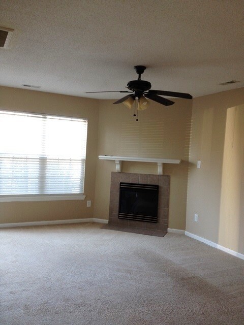 Building Photo - 1112 Pueblo Dr