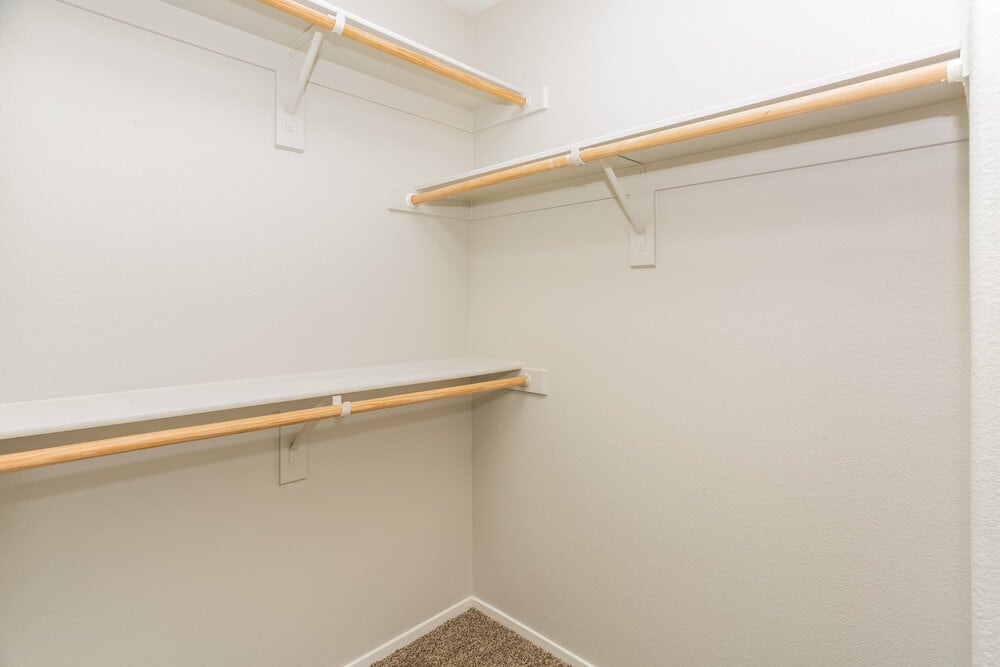 Building Photo - 3752 Hollycroft Dr