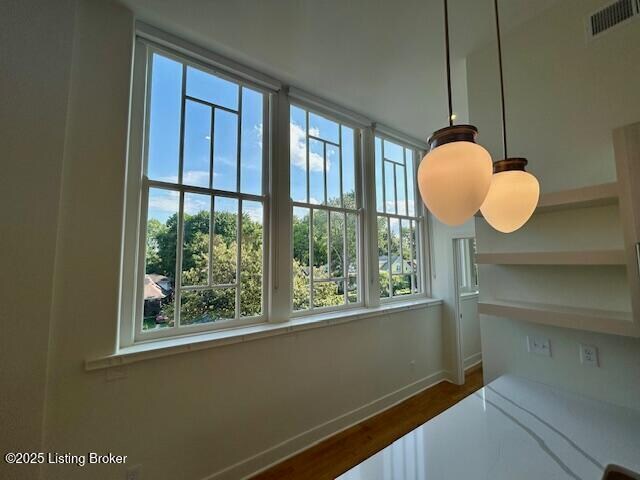 Building Photo - 1810 Sils Ave
