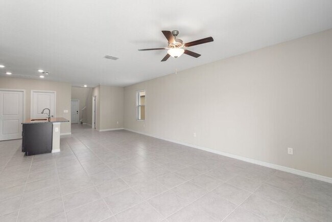 Building Photo - LIKE NEW Home For Rent in Belmont!