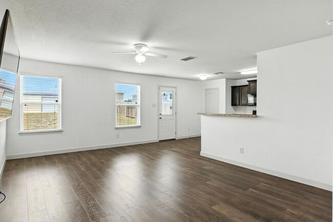 Building Photo - 6031 Southern Vis