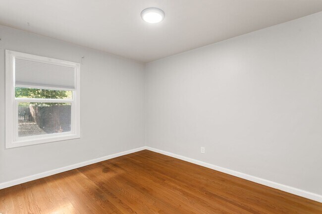 Building Photo - Heart of Sacramento ~~Duplex for RENT!