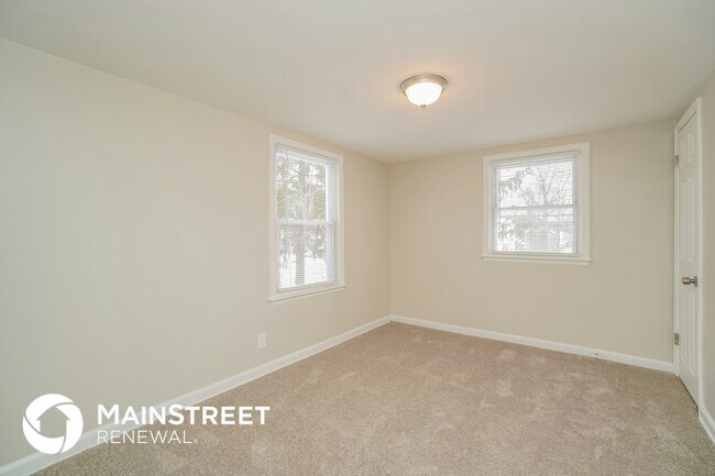 Building Photo - 2425 Delbert Rd
