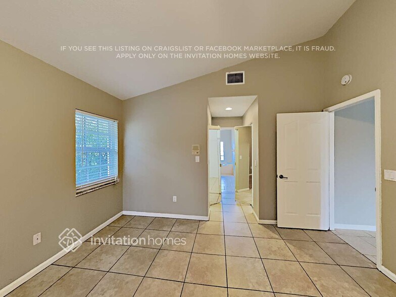 Building Photo - 2293 Stonegate Dr
