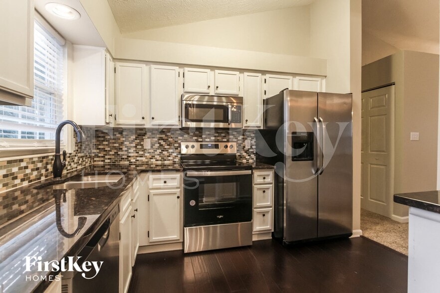 Building Photo - 8087 Cardinal Cove E