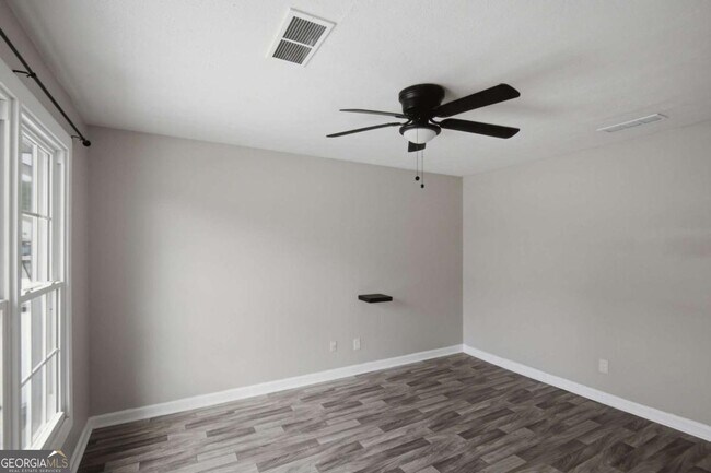 Building Photo - 218 Mill Creek Pl
