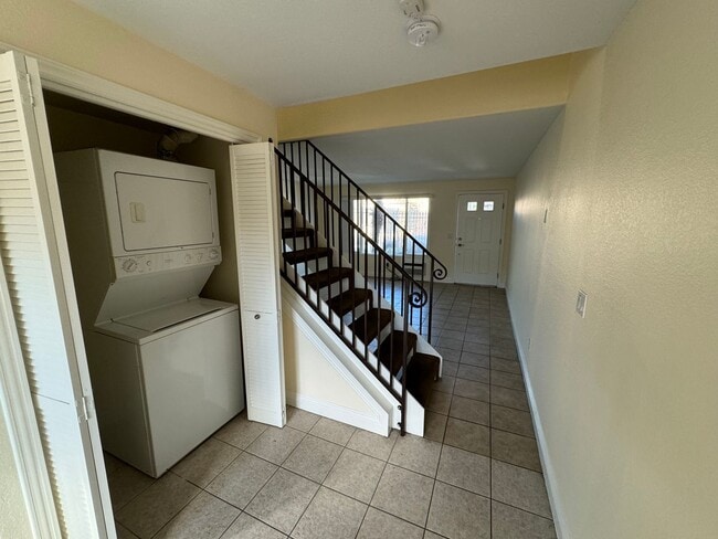 Building Photo - Greenfield Area