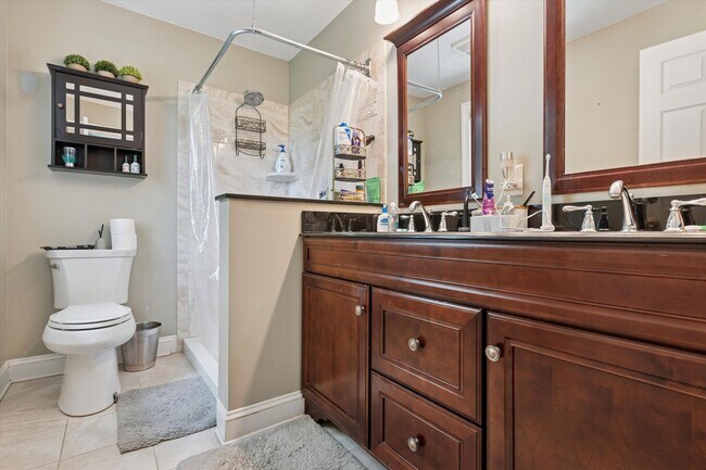 Building Photo - Beautiful Home in Chatham, North Wilmington