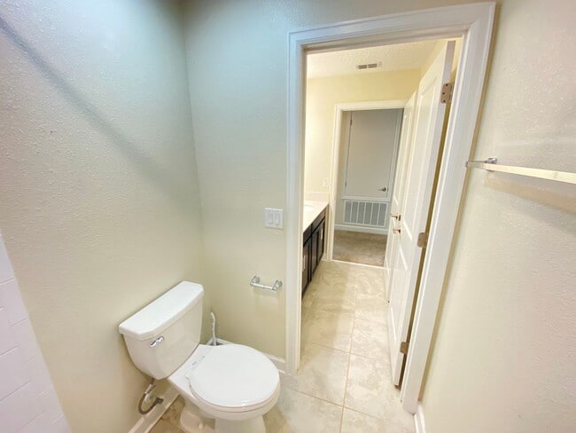 Building Photo - Spacious 4-Bedroom Home in Kissimmee – Ava...