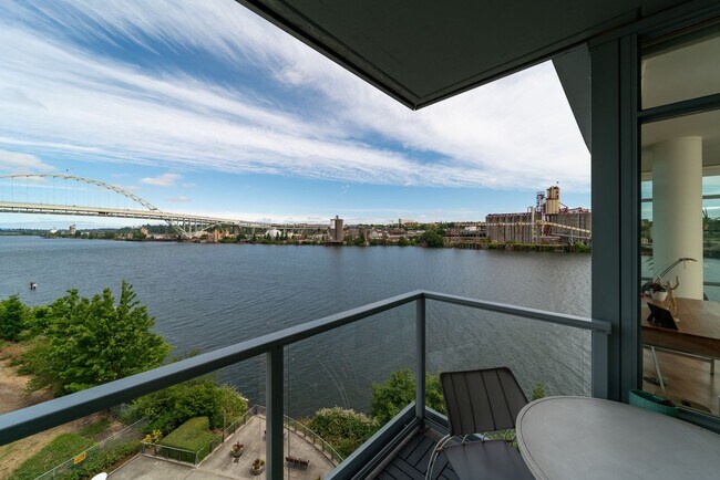 Building Photo - FULLY FURNISHED Waterfront Pearl Condo w/most utilities/2 parking spaces/most utilities