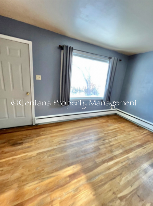 Building Photo - Pet friendly 2 bedroom house with a large lawn! (Better pictures coming soon).