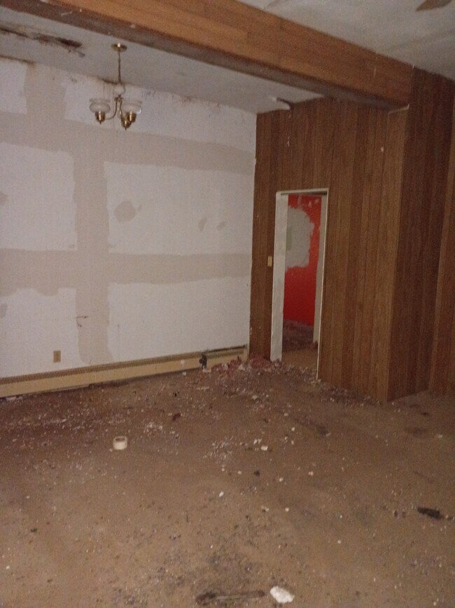 Building Photo - 303 Cedar St