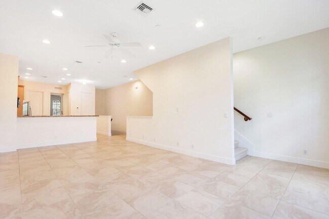 Building Photo - 4505 Artesa Way S