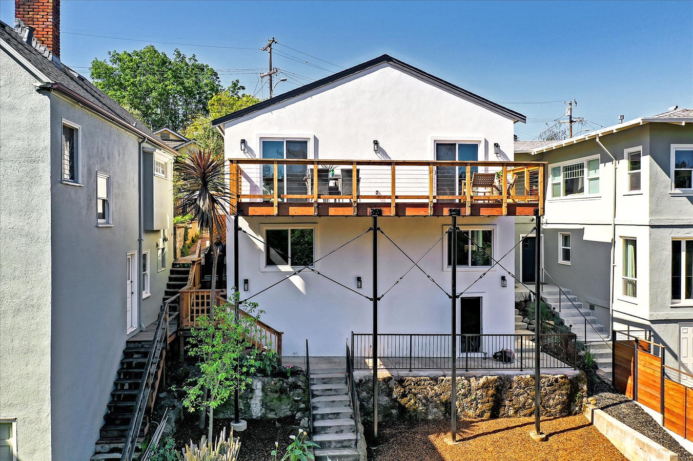 Building Photo - 914 Everett Ave