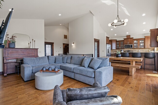 main living room - 3309 Stonecrop Way