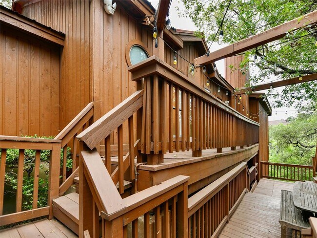 Building Photo - 10108 Talleyran Dr