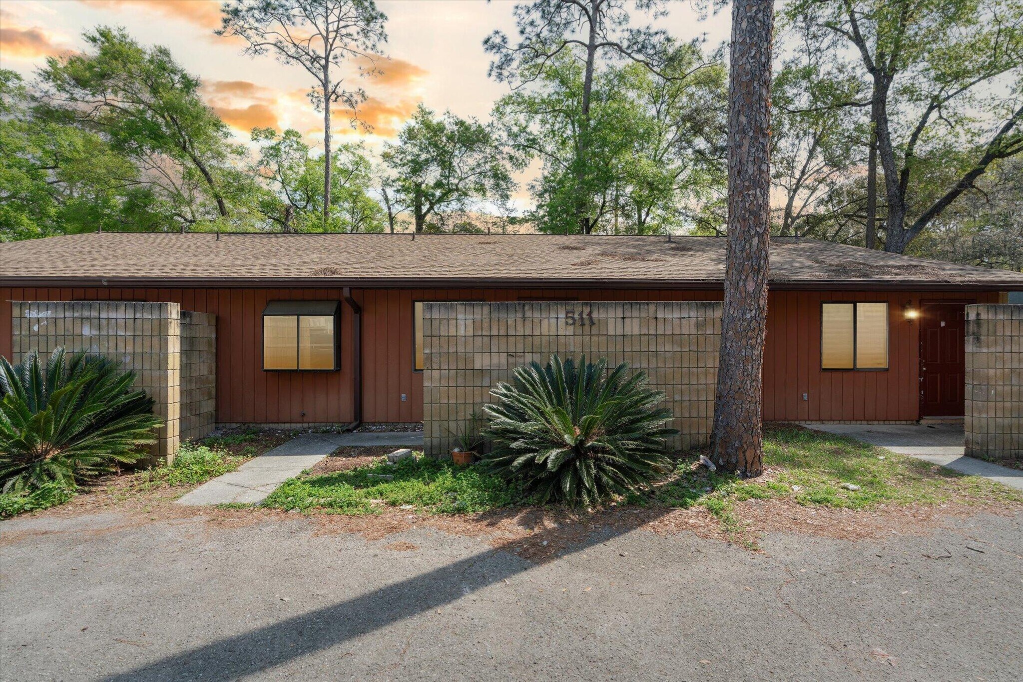 Building Photo - 511 SW 69th St