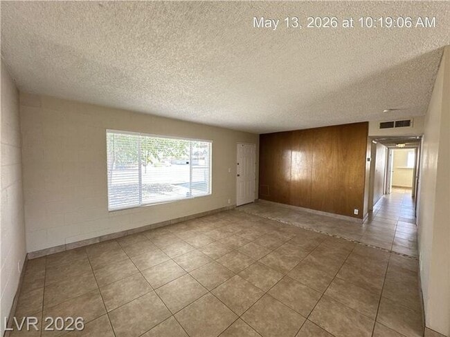 Building Photo - Cozy 4-Bedroom Home Near Las Vegas Strip with Large Yard & Covered Patio