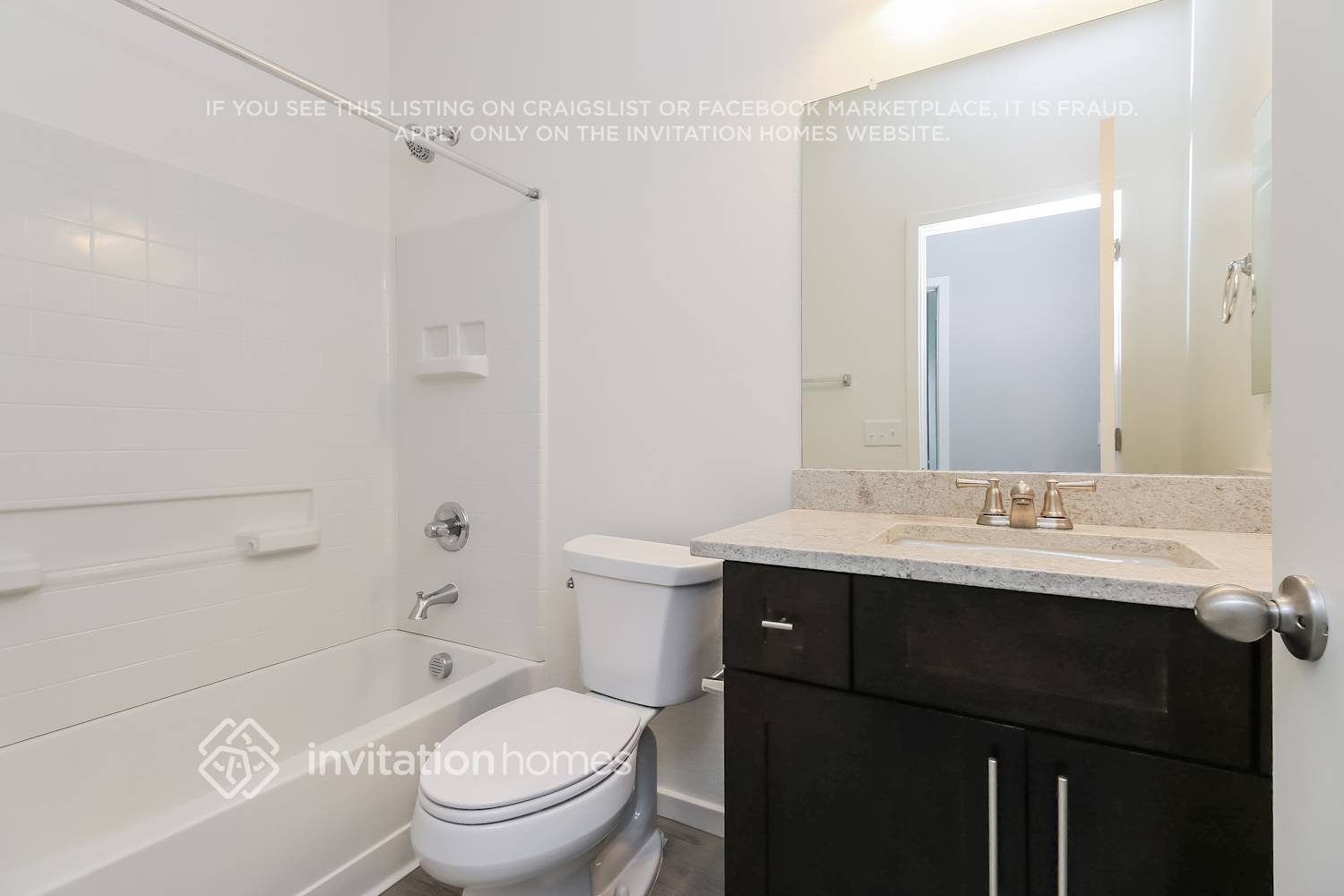 Building Photo - 5541 E Santa Clara Dr