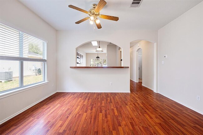 Building Photo - 105 Almquist St