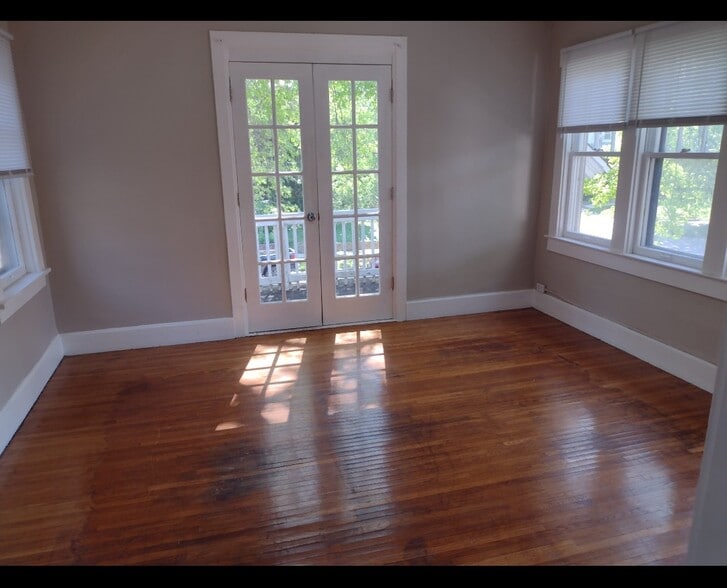 Building Photo - 2023 S 24th St