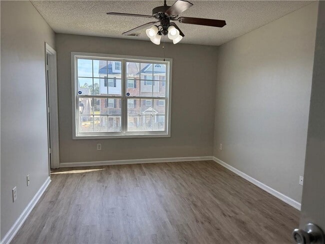 Building Photo - 6370 Olmadison Pl