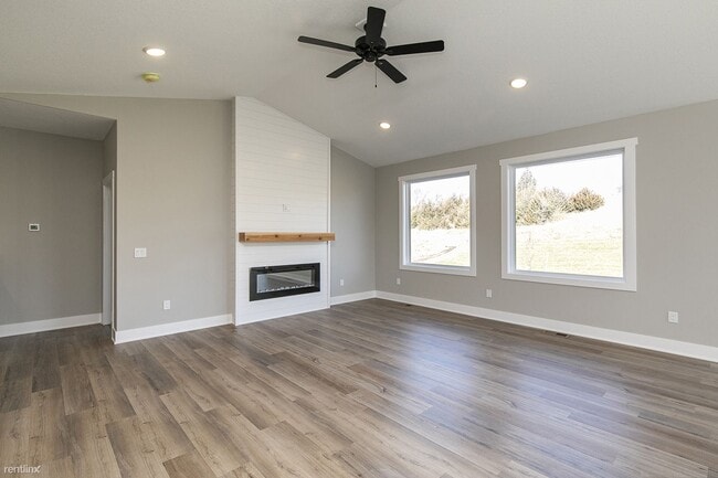 Building Photo - 3 br, 2.5 bath House - 529 Meadows Ct