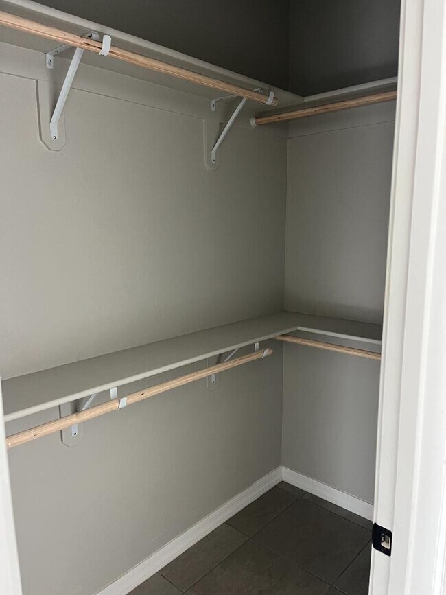 Building Photo - 10615 E 45th Pl