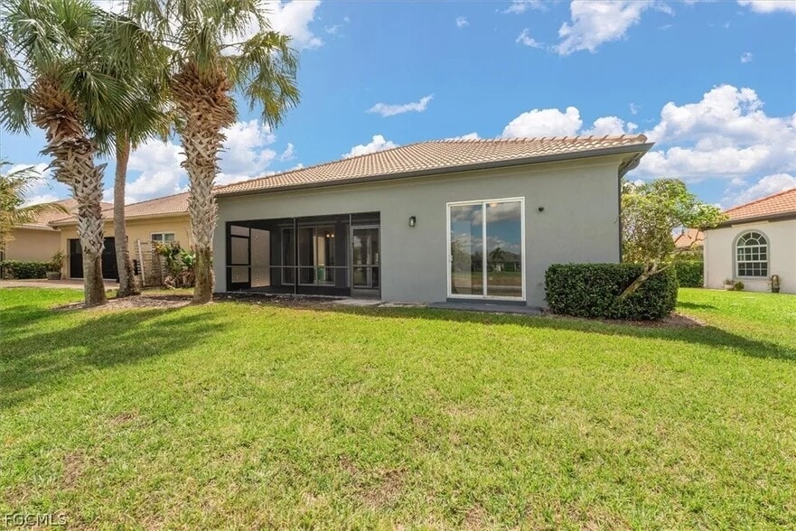 Back of house - 2246 Heydon Cir W