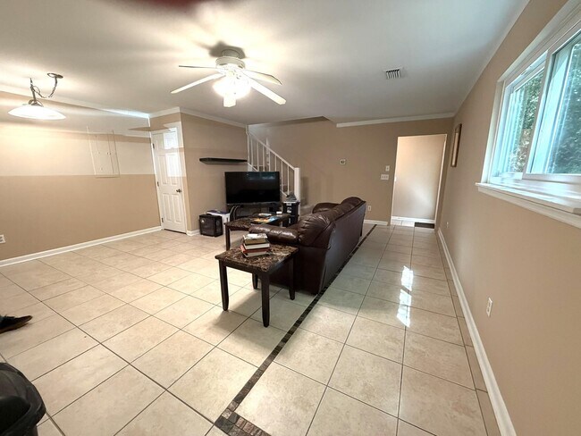 Building Photo - 514 Teal Ln