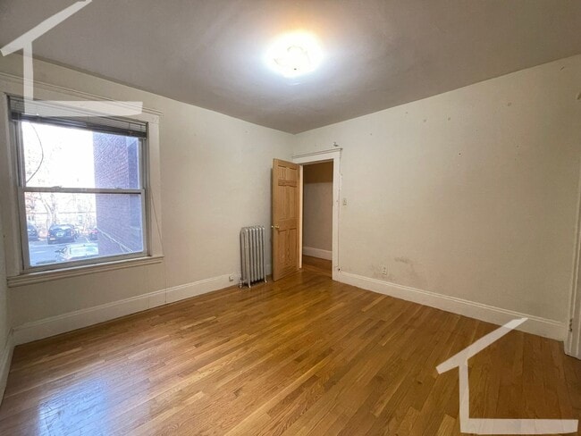 Building Photo - 9/1 Oversized Allston 4BR/2BA w/heat inc