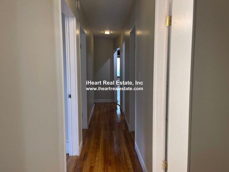 Building Photo - 338 K St