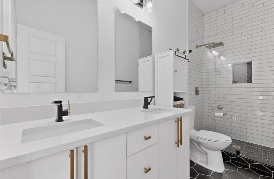 Building Photo - 3889 Sam Cir