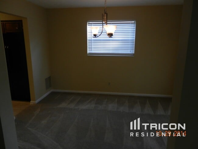 Building Photo - 10769 High Ridge Rd
