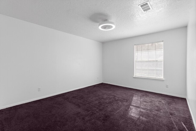 Building Photo - 5206 Lodge Creek Dr