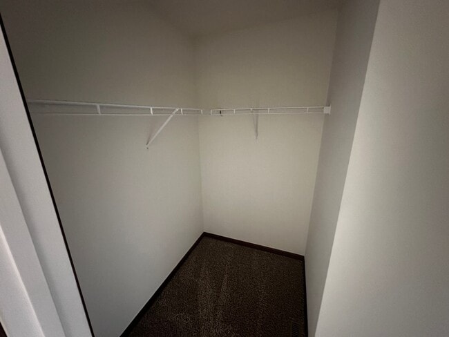 Building Photo - 3 Bed 3 Bath Townhome