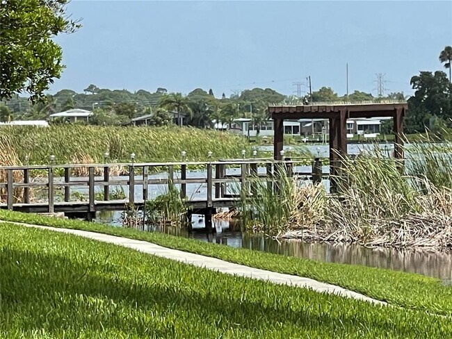 Building Photo - 10125 Sailwinds Blvd N