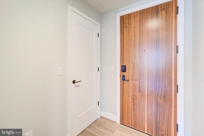 Building Photo - 1300 4th St SE